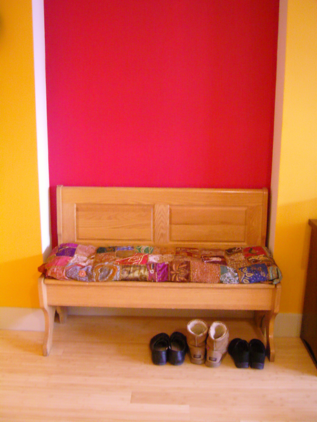 Happy Bench:}